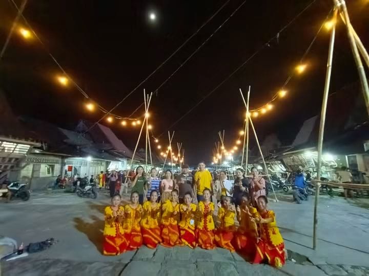 Penampilan Seni di Malam Hari